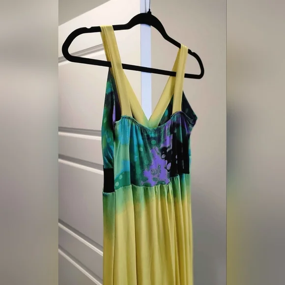 Dress - Picture 1 of 4